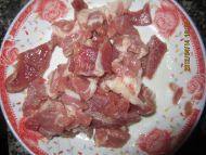 家常菜青瓜炒肉片做法图解2)