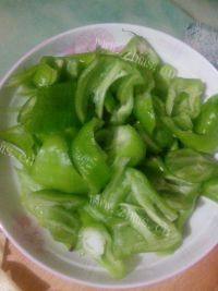 自制尖椒土豆片做法图解1)