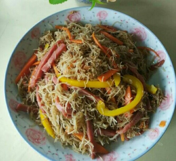 芳香四溢的炒米粉