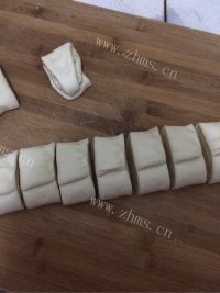 椒盐花卷做法图解6)