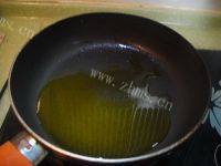 自制香菇炸酱做法图解6)