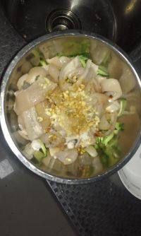 家常菜凉拌肉皮