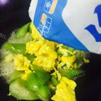 五味俱全的丝瓜炒鸡蛋做法图解9)
