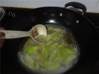 有营养的牛肉丝瓜汤做法图解5)