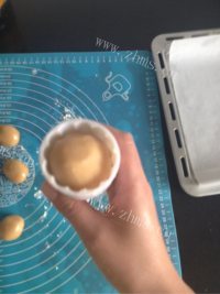 自制椰蓉月饼做法图解8)