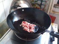 家常菜肉炒包菜做法图解6)