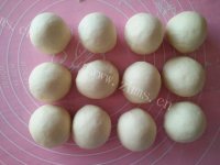 人间美味般的豆沙包做法图解4)