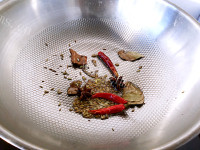 鲜美可口的小酥肉蒸碗做法图解9)