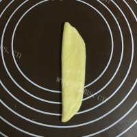 咸甜适中的金钱卷面包做法图解9)