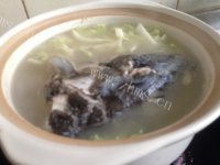 家常鱼头豆腐做法图解8)
