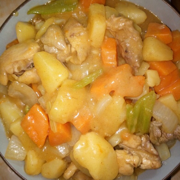 色味俱佳的咖喱鸡肉饭