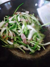 家庭荞头肉片做法图解7)