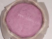 可口的紫薯发糕做法图解3)