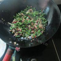 家常菜肉末四季豆做法图解13)