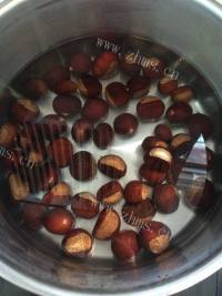 诱人的水煮板栗做法图解4)