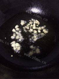 美味的青椒炒毛鱼做法图解3)