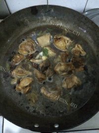 最爱的蒜苔鸡肉块做法图解7)