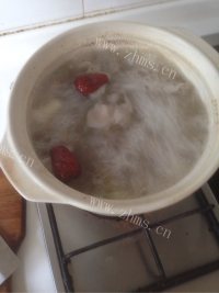 独特的山药排骨汤做法图解3)