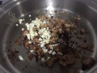 芳香四溢的荷兰豆炒肉做法图解3)