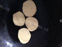 简易的玉米面饼做法图解5)