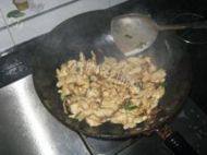 家常菜肉丝炒杏鲍菇