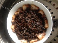 色香味俱全的梅菜扣肉做法图解4)