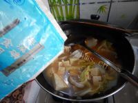 诱人的白菜炖冻豆腐做法图解13)