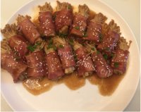 家常菜五花肉金针菇卷