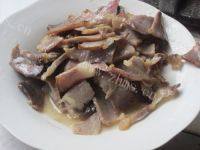 腊肉炒青椒做法图解4)