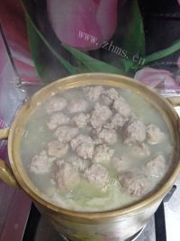美味的骨汤冬瓜丸子煲做法图解25)