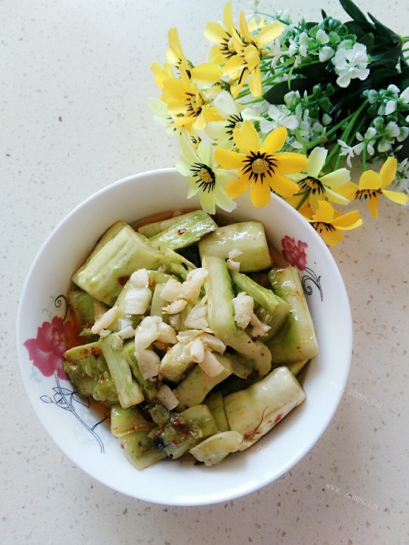美味蒜蓉拍黄瓜