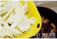 好吃的干锅手撕包菜做法图解6)