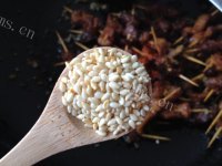 美味的香辣牙签肉做法图解8)