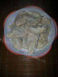 自己做的青椒馅饺子