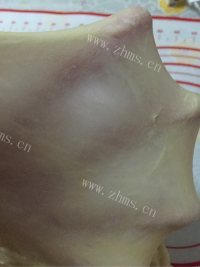 色香味浓的毛毛虫面包做法图解3)