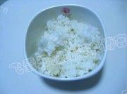 美味的青椒玉米炒饭做法图解1)