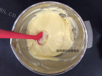 美味的奶油重芝士蛋糕做法图解7)