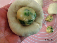 自制葱香烧饼做法图解11)