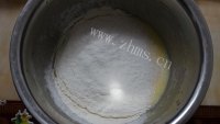 自制椰奶戚风蛋糕做法图解3)
