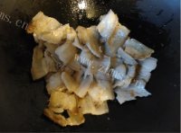 垂涎欲滴的青椒回锅肉做法图解4)