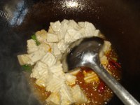 营养丰富的蒜苗豆腐做法图解5)