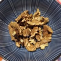 美味的豆沙果仁月饼做法图解9)