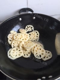 家常菜素炒藕片做法图解4)