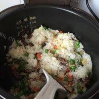 鲜美可口的豌豆腊肉焖饭做法图解18)