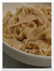 美味的酸辣扯面做法图解1)