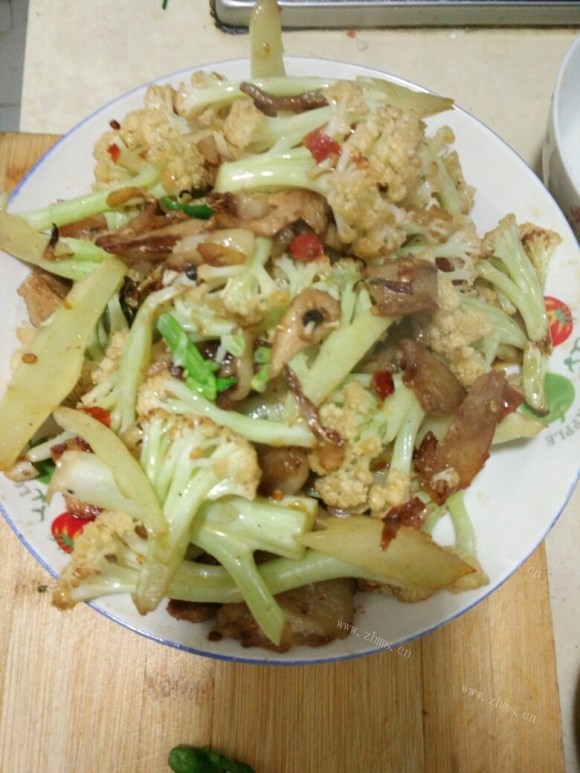 美味的菜花炒肉