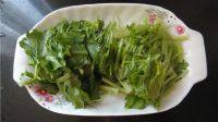 家常菜芹菜炒瘦肉做法图解2)