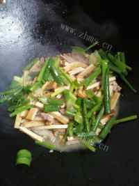 五味俱全的豆腐干炒肉做法图解5)