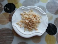 营养丰富的虾皮炒韭菜做法图解3)