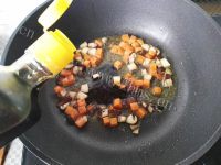 酸甜可口的杂蔬番茄炒饭做法图解5)